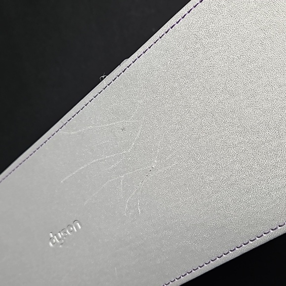 DYSON PLATINUM PRESENTION CASE - Picture 9 of 11